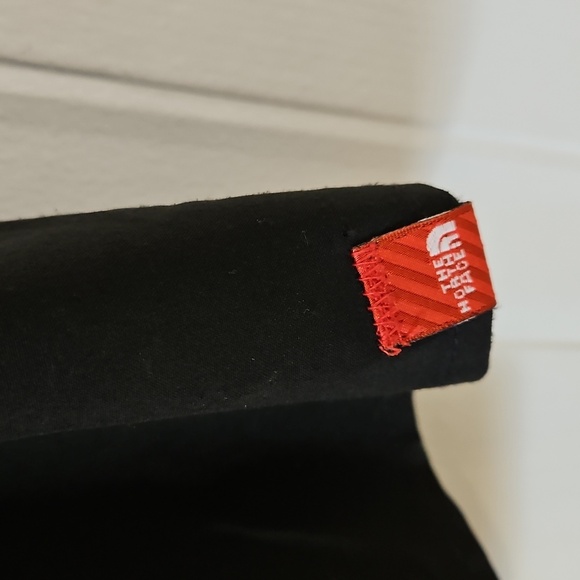 The North Face Womens XL Black Button Down Shirt Short Sleeve NWT - Picture 2 of 7